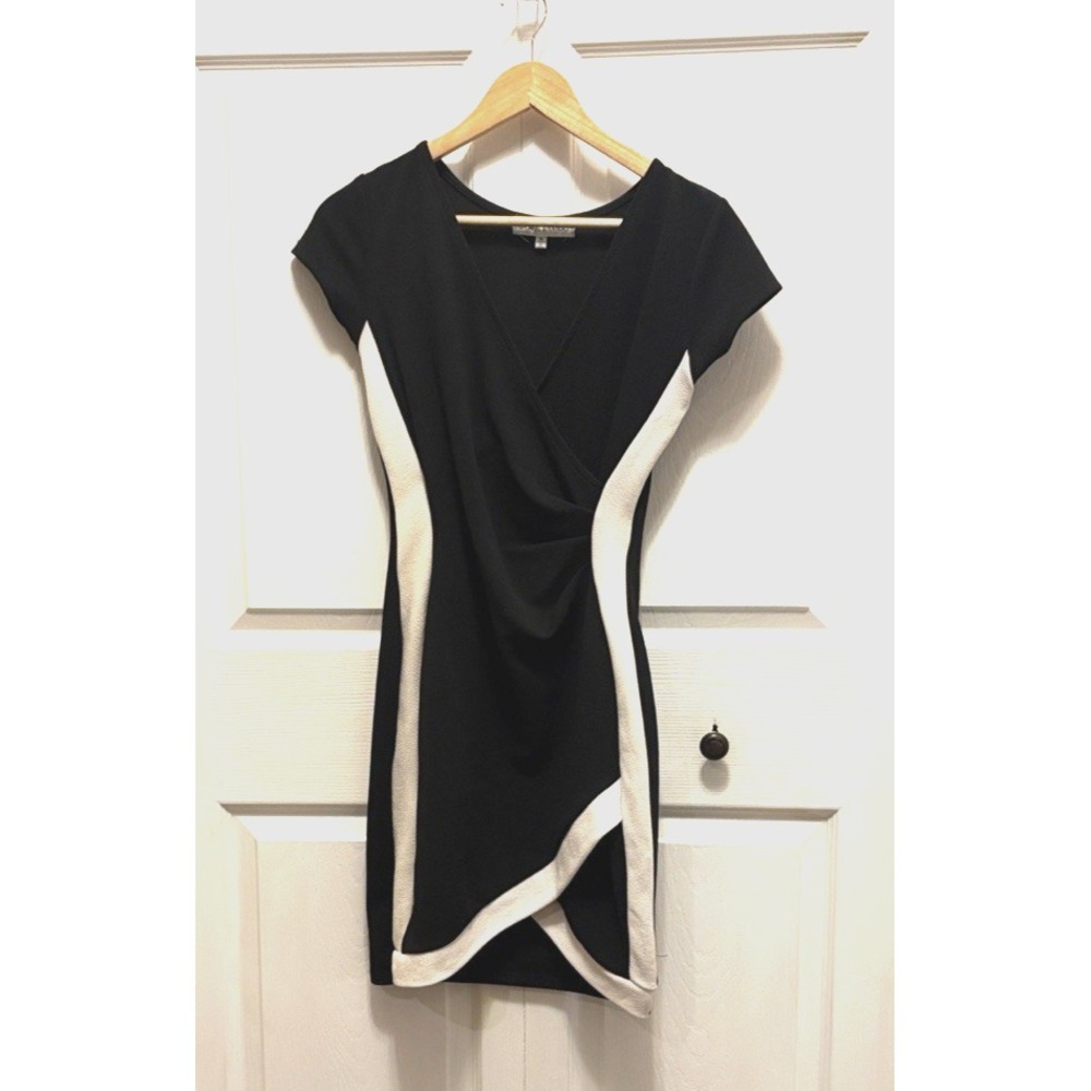 Almost Famous Womens Black White Colorblock Faux Wrap Bodycon Dress Size M